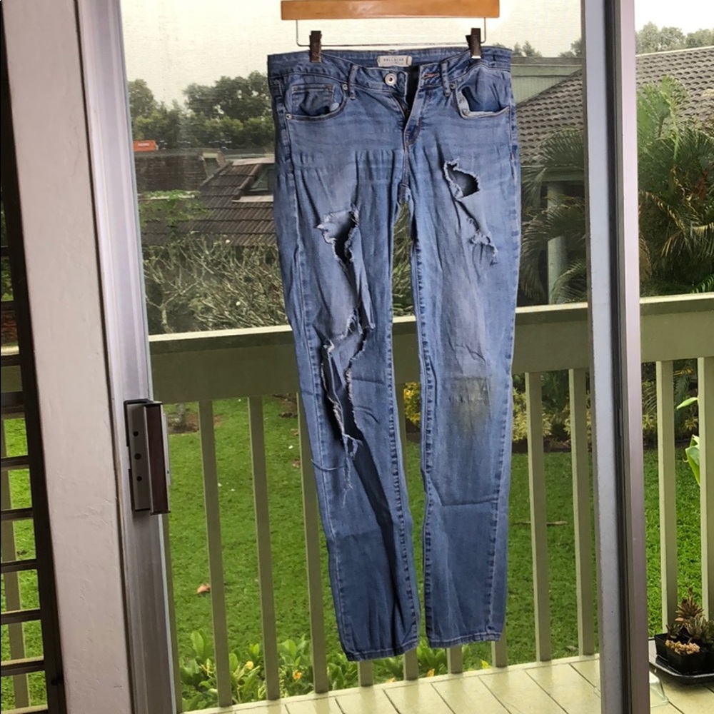 Bullhead black size 7 ripped jeans